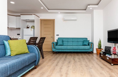 Mumcular Apartment | Spacious Flat with Balcony in Mugla