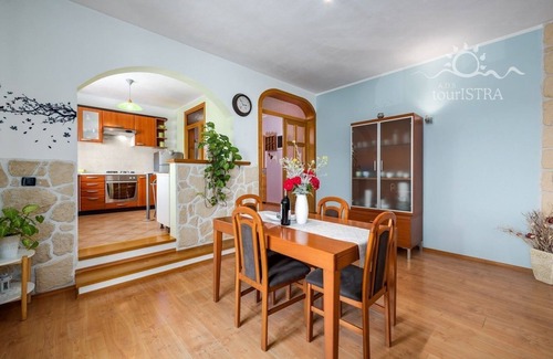 Murine Apartment | Spacious four bedroom apartment in a quite location