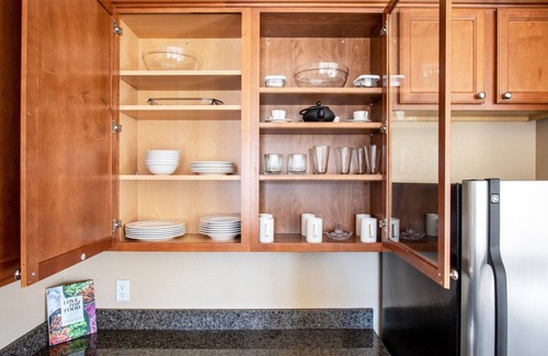 Central District Apartment | Spacious Fremont 2BR w/W/D, Pool, close to Lake & Shops, by Blueground