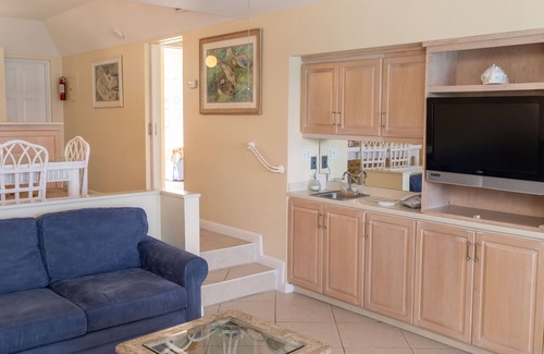 Paradise Island Villa | Spacious Garden Villas on Beach Frost resort near Atlantis