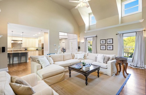Quogue House | Spacious, Heated Pool, 2 Master Bedrooms close to Beaches, Shopping & Dining