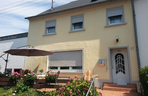 Holzerath House | Spacious holiday home in Holzerath with garden