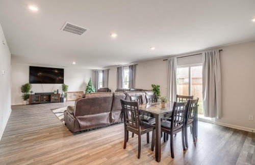 Shepherdsville House | Spacious Home 8 Mi to Bernheim Arboretum!
