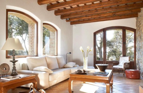 Navata House | Spacious Home in Navata