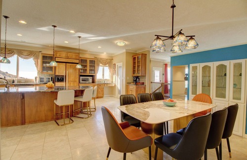 Northeast Heights House | Spacious home with the view of city lights