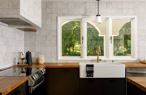 Okanagan-Similkameen Villa | Spacious house in a Naramta cherry orchard - 4 bedroom Spanish style villa