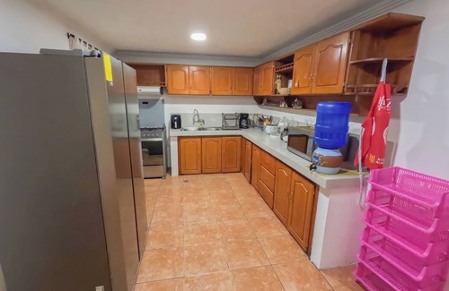 Cuenca House | Spacious house in front of a park (pet friendly)