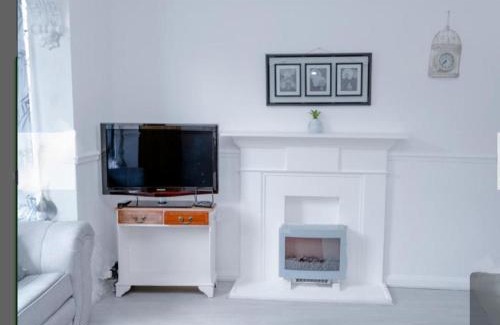 Leigh House | Spacious house near Westleigh Township, 4 Bed Room, Wifi, Private Parking