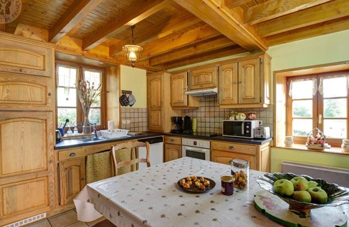 Perigneux Cottage | Spacious lodging for 6, nature, pets welcome