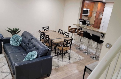 Clifton House | Spacious & Luxe EU TH to Relax&Enjoy -Close to IAD