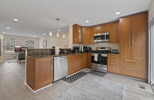 Clifton House | Spacious & Luxe EU TH to Relax&Enjoy -Close to IAD