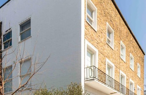 Queenstown House | Spacious & Modern 3brs House in Central London