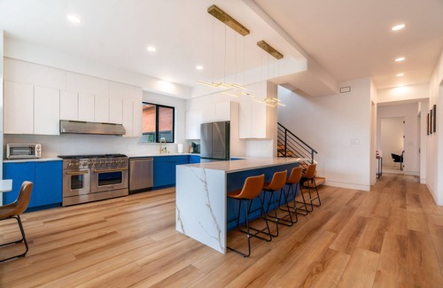 Southeast Eugene House | Spacious Modern Escape Near UO Campus