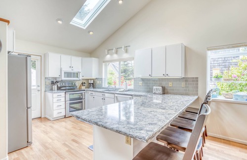 Neskowin House | Spacious Neskowin Retreat Two Blocks from Beach Offers Privacy, Fun!