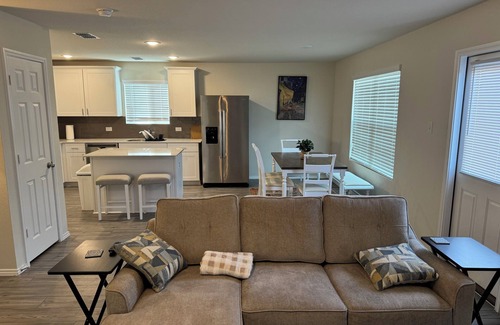 Forney House | Spacious New 4B2.5B Retreat with Office, Forney