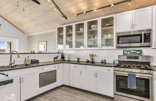 Castine House | Spacious Oceanfront Home Stunning Sunset Views