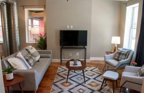 Pendleton House | Spacious Parkside Suites with Private Roof Deck