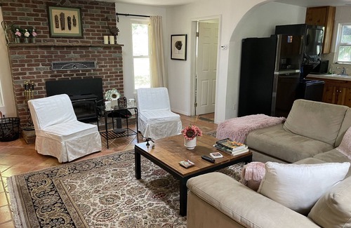 Fern Valley Cabin | Spacious Private 2 Bedrooms 2 bathrooms Cabin with Hot Tub