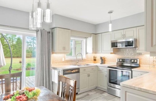 Saugeen Shores House | Spacious & Private! 3bdrm Beach Town Retreat with Huge Estate Yard!