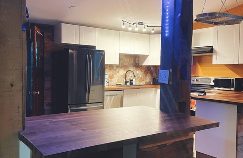 Chalk River Cottage | Spacious & Private Cottage | Escape into Nature| Deep River, Algonguin