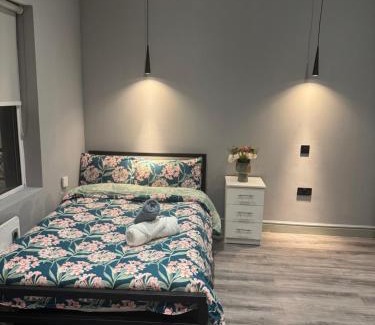 Perry Vale House | Spacious room