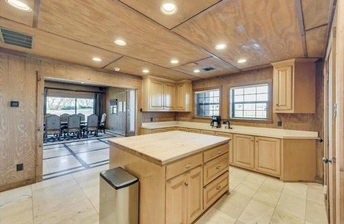 Weston House | Spacious Ranch Style Home w/Cinema Room