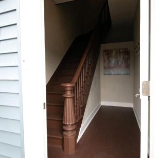 Wabash Apartment | Spacious Rustic Downtown Market St 1 Bedroom Apt, Sleeps Up to 5, Steps to Honeywell & Eagles Theatre