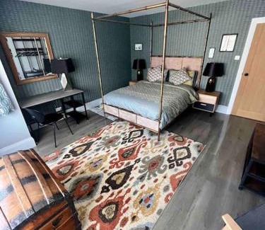 Portsmouth House | Spacious Semi-detached Southsea House, Free Parking On Drive