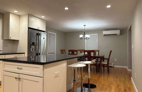 West Roxbury House | Spacious Single Family House - Great Privacy, 19' train ride to Back Bay Station