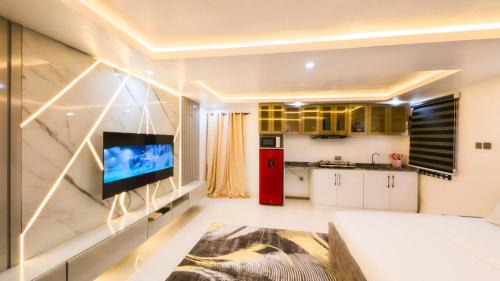Ofin Apartment | Spacious studio with balcony, 10mins to the beach