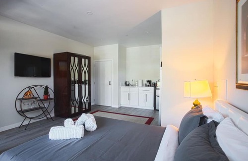 Bankers Hill Hotel | Spacious Studio with Incredible Balboa Park View