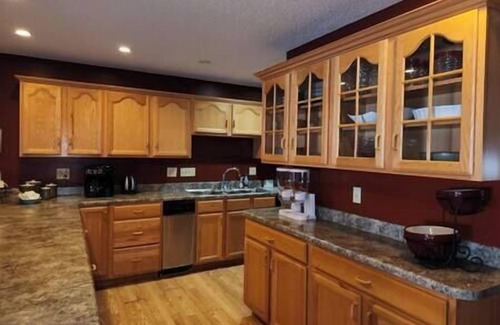 Green Valley Apartment | Spacious Suite C w/a Mt. View