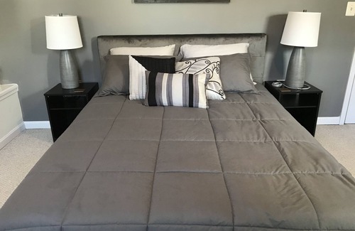 Claremont House | Spacious suite with private patio, minutes from DC/DCA