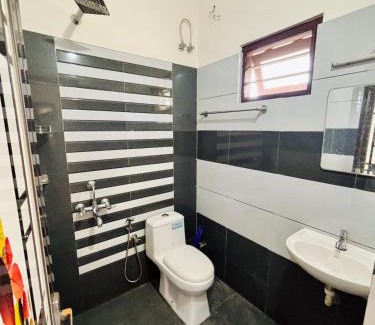 Kakkanad Apartment | Spacious, Sweet home in town,