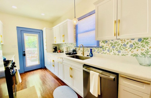 Jefferson House | Spacious, updated home with large deck 10 minutes from downtown!