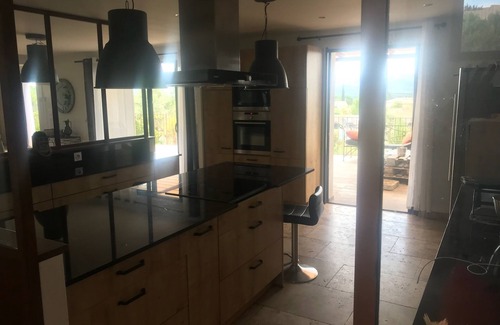 Pertuis House | Spacious VILLA 286 m2 overlooking the Sainte Victoire, garden, swimming pool.