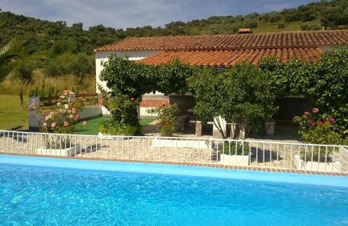 Aroche Villa | Spacious villa in Aroche, 160 m², private pool, 10 guests
