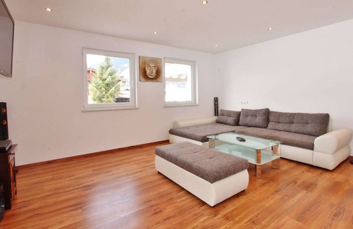 Hinterthiersee Villa | Spacious Villa with Garden in Hinterthiersee