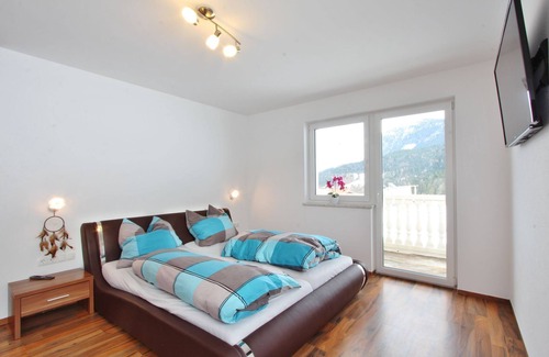 Hinterthiersee Villa | Spacious Villa with Garden in Hinterthiersee