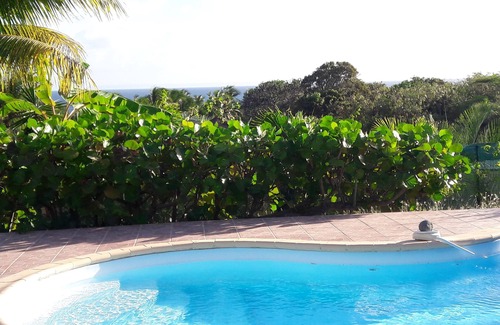 Saint-Francois Villa | Spacious villa with pool, located just 1 km from the sea on foot