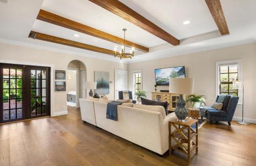 Old Northwood House | Spanish Charm 4br Guest House Private Yard