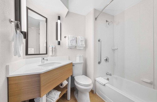 Briargate Hotel | Spark by Hilton Colorado Springs I 25 Central