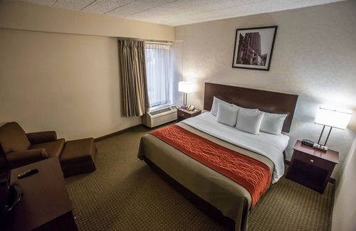 Des Plaines Hotel | Spark by Hilton Des Plaines Chicago O'Hare