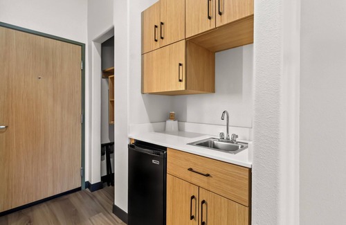 Southeast Houston Hotel | Spark by Hilton Houston Hobby Airport