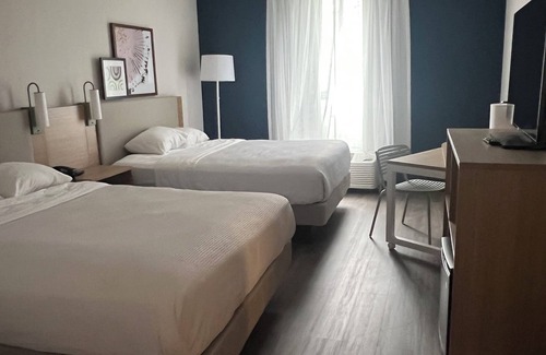 Lockport Hotel | Spark by Hilton Lockport