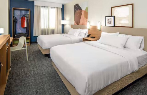 Shepherdsville Hotel | Spark by Hilton Shepherdsville Louisville South