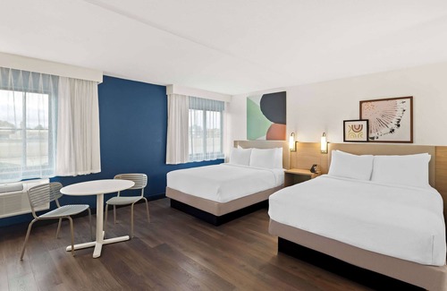 Wichita Hotel | Spark by Hilton Wichita East