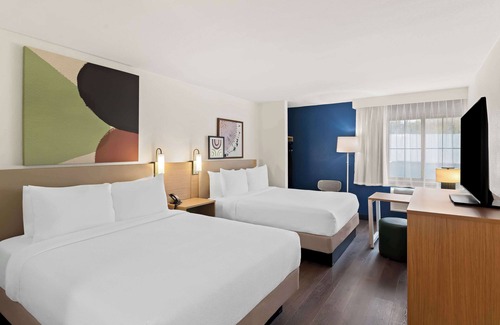 Wichita Hotel | Spark by Hilton Wichita East