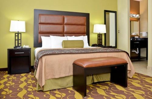 Silver Lake Hotel | Spark By Hilton Wilmington Carolina Beach Rd