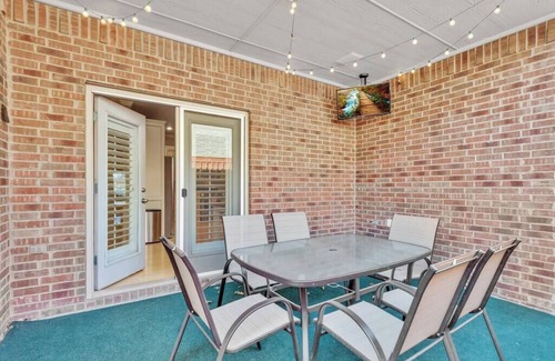 Lubbock House | Spark Getaways: The Kiyo